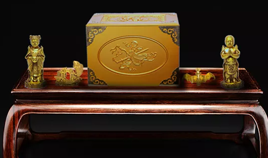 隨葬品在傳統(tǒng)葬禮中標(biāo)志墓主的身份、地位