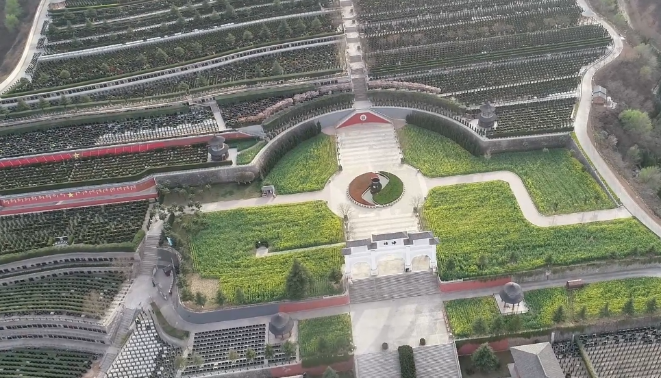 西安霸陵墓園新區(qū)提供骨灰墓位葬、草坪葬、壁葬、亭葬、樹葬等各種安葬方式
